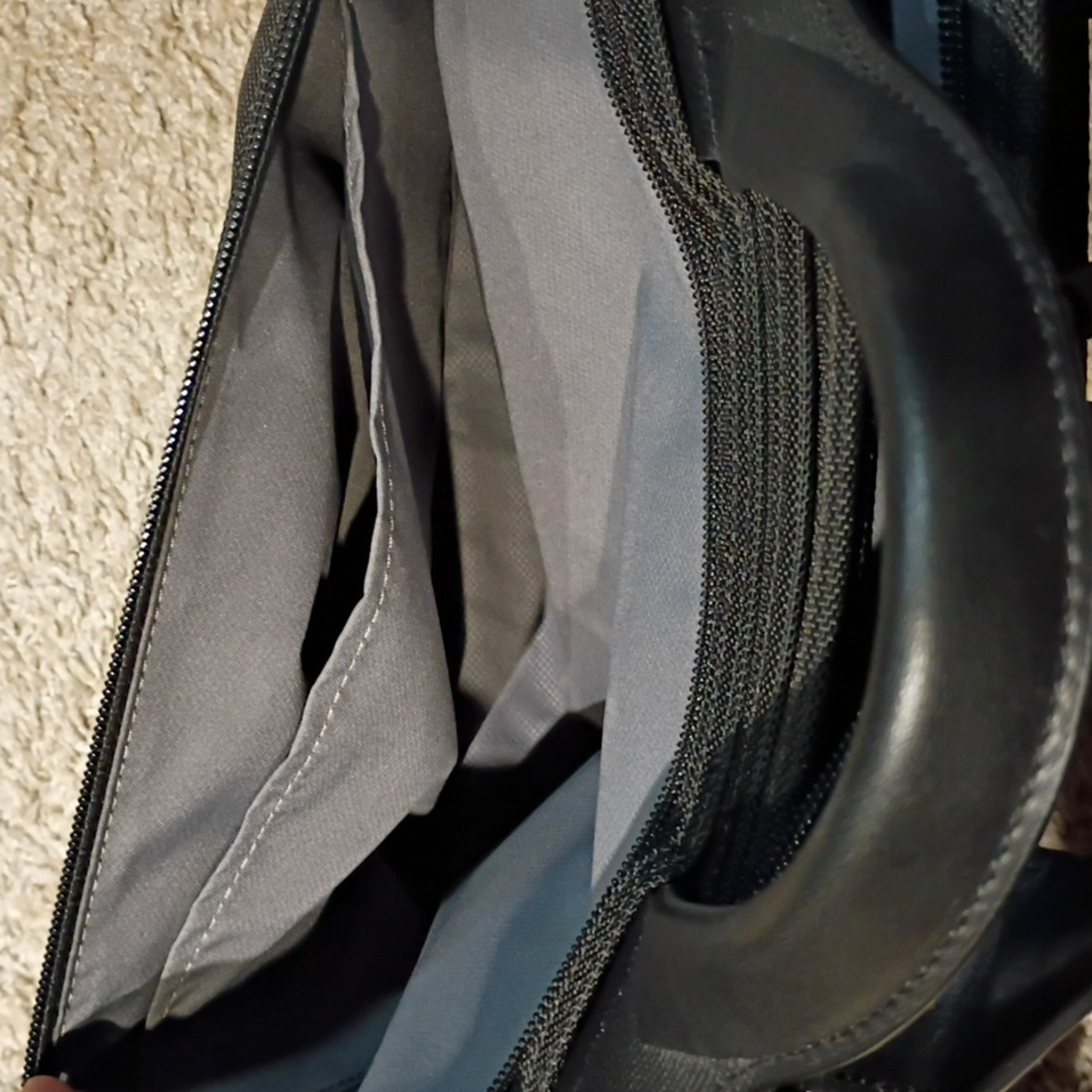 Tumi Soft Computer Bag - image 6